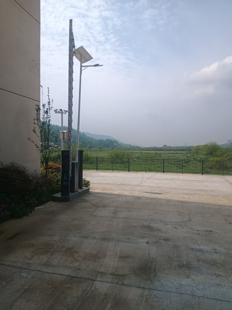 道闸安装施工-岳阳汨罗电动门案例-湖南荣之威 道闸安装施工-岳阳汨罗电动门案例-湖南荣之威