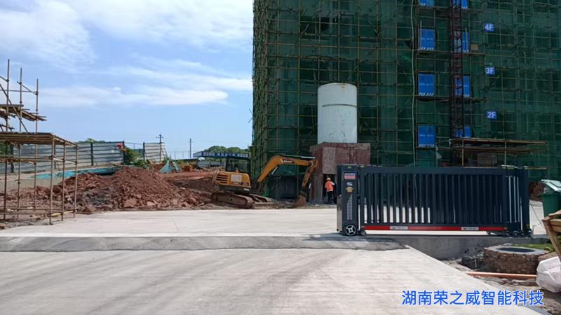 长沙县厂区电动门交付-太空金路桥平移门-湖南荣之威 长沙县厂区电动门交付-太空金路桥平移门-湖南荣之威