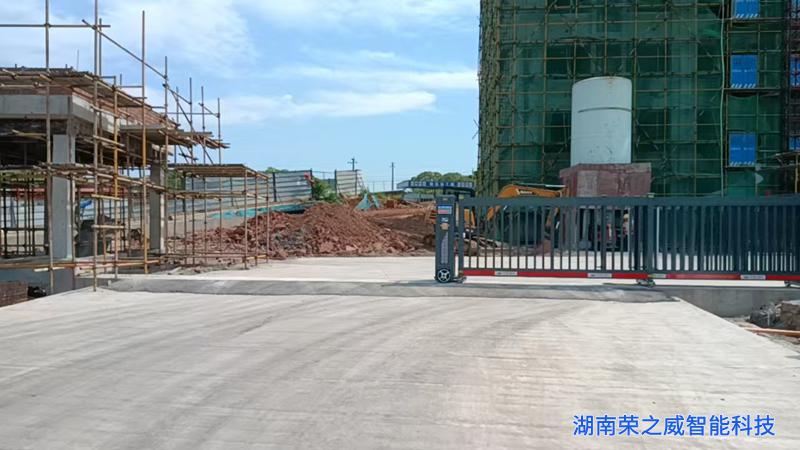 长沙县厂区电动门交付-太空金路桥平移门-湖南荣之威 长沙县厂区电动门交付-太空金路桥平移门-湖南荣之威