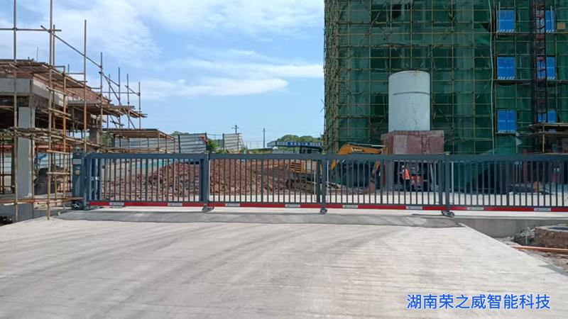 3.3米铝合金平移门安装竣工-长沙电动门厂家-湖南荣之威 3.3米铝合金平移门安装竣工-长沙电动门厂家-湖南荣之威