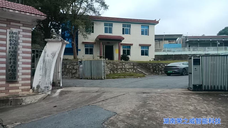 伸缩门旧门拆除与新门调试-长沙本地厂家-湖南荣之威 伸缩门旧门拆除与新门调试-长沙本地厂家-湖南荣之威